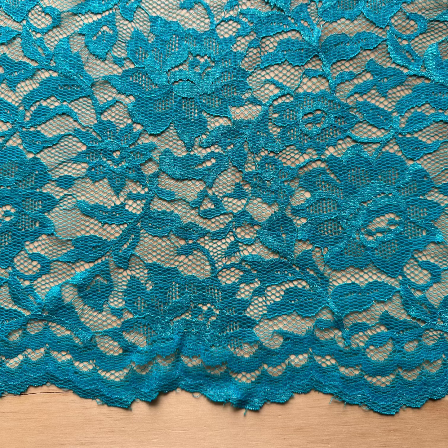FLORAL LACE REMNANT