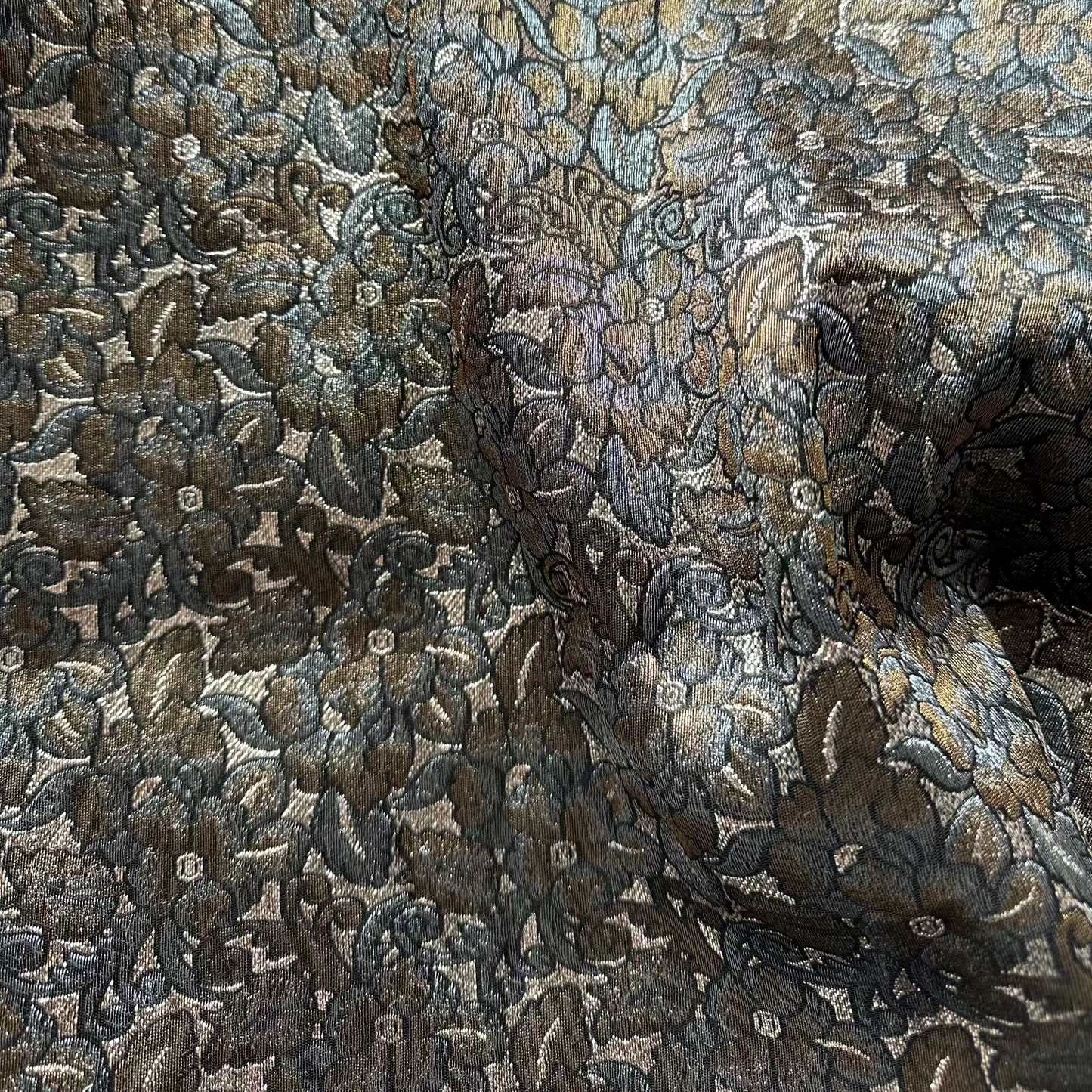 METALLIC FLORAL BROCADE REMNANT