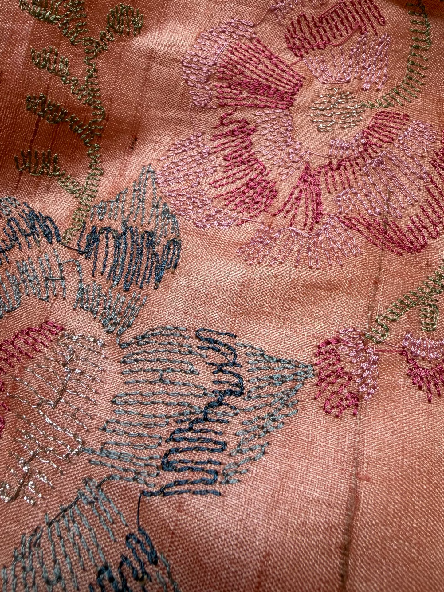 EMBROIDERED BOTANICAL TUSSAR SILK IN MUSK