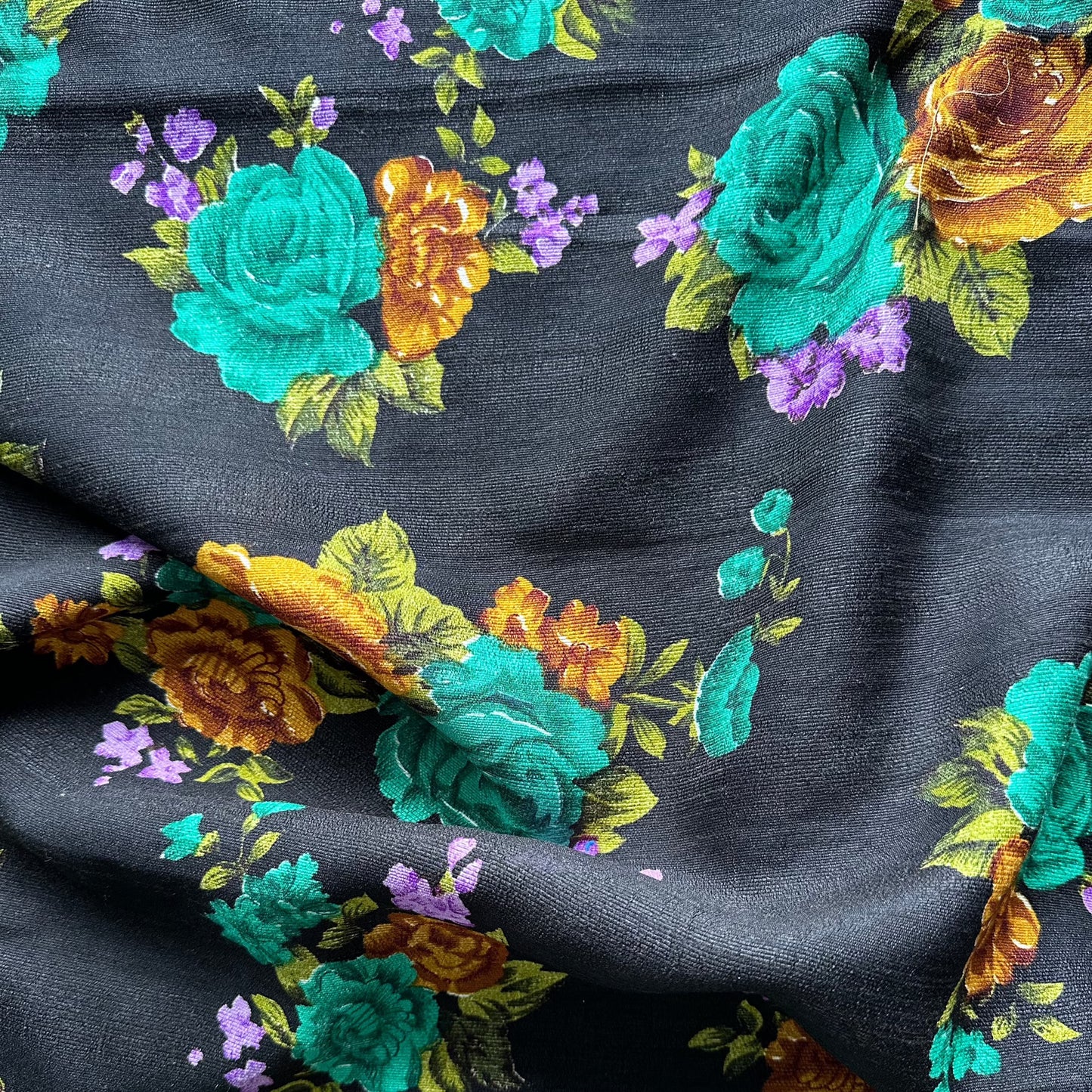 VINTAGE STYLE FLORAL TUSSAR