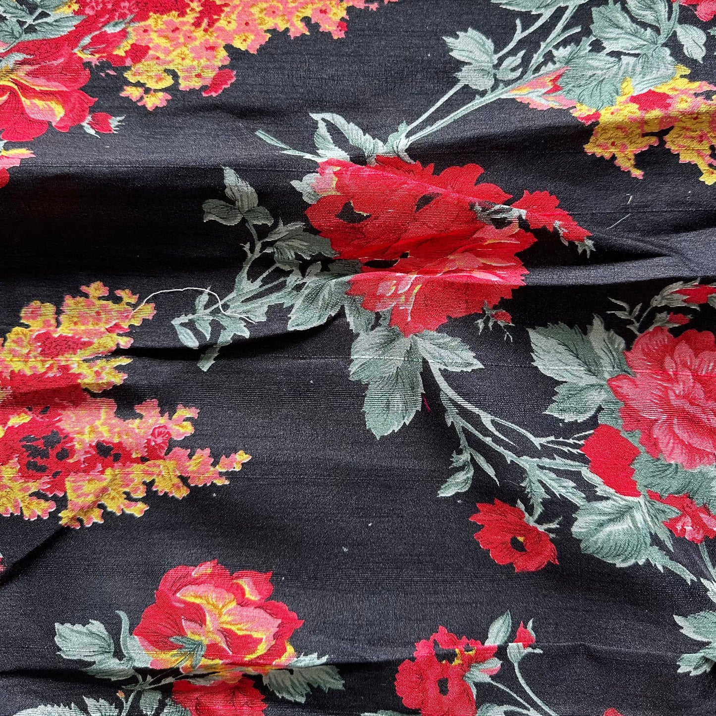 VINTAGE STYLE FLORAL TUSSAR