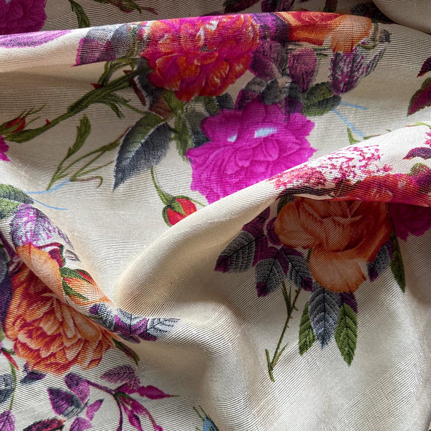 VINTAGE STYLE FLORAL TUSSAR