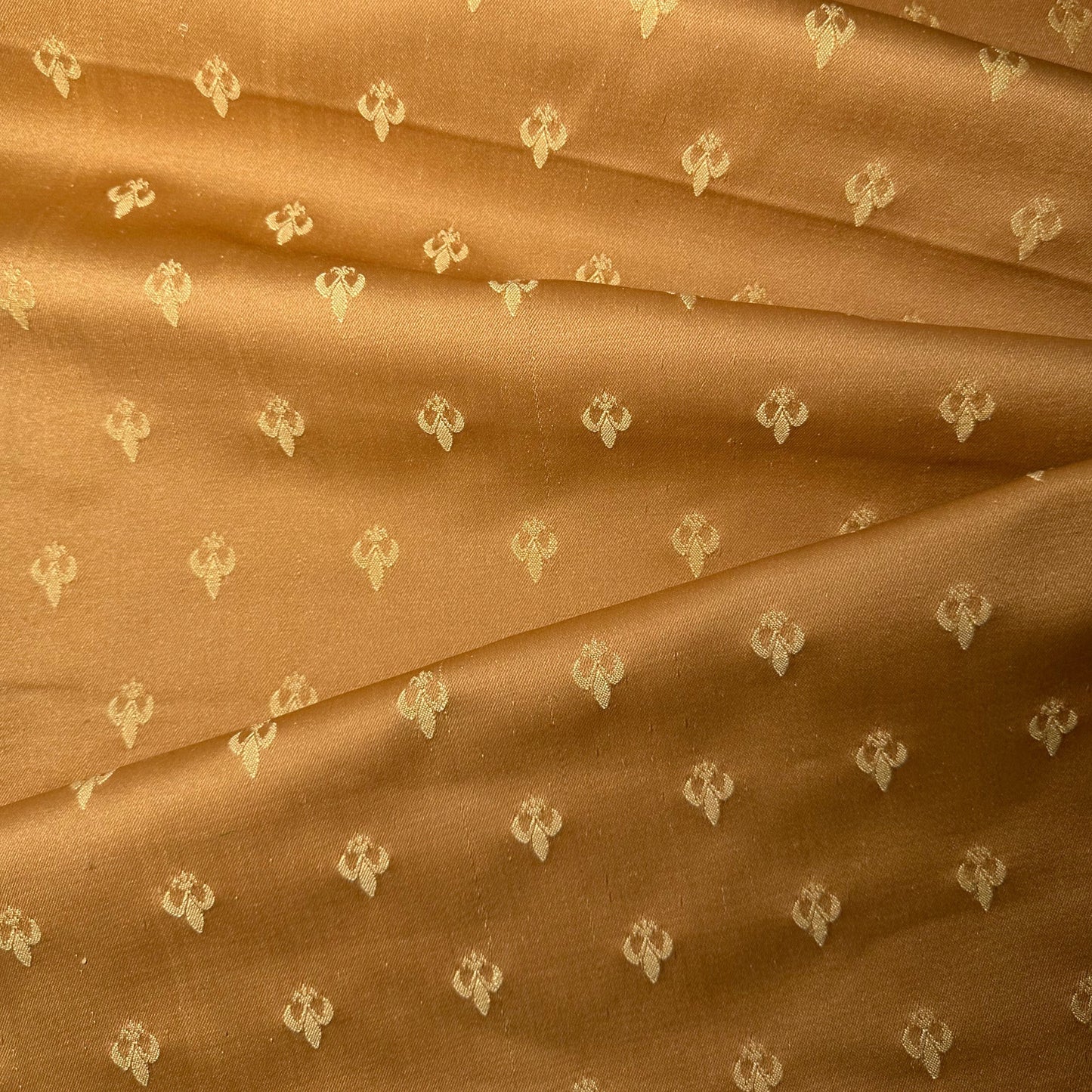 REVERSE JACQUARD BROCADE
