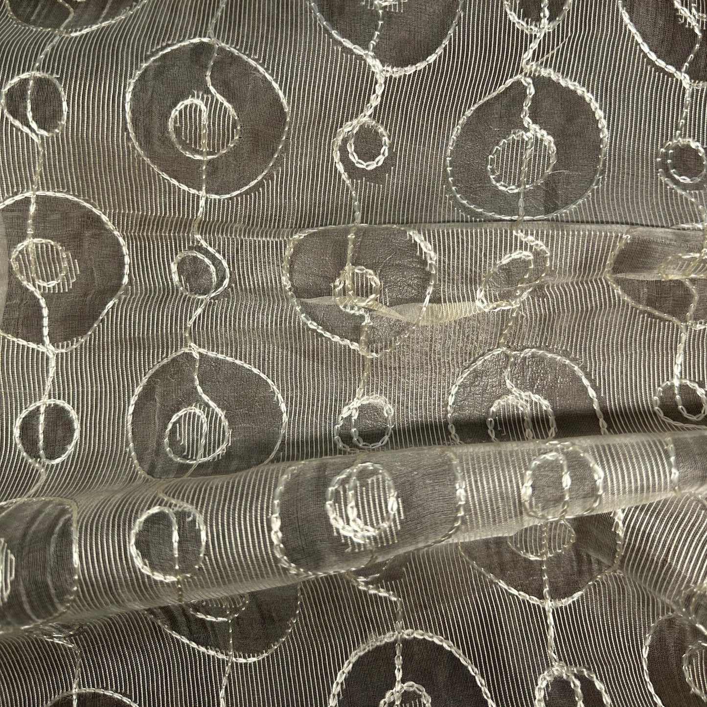 IVORY CIRCLE ORGANZA