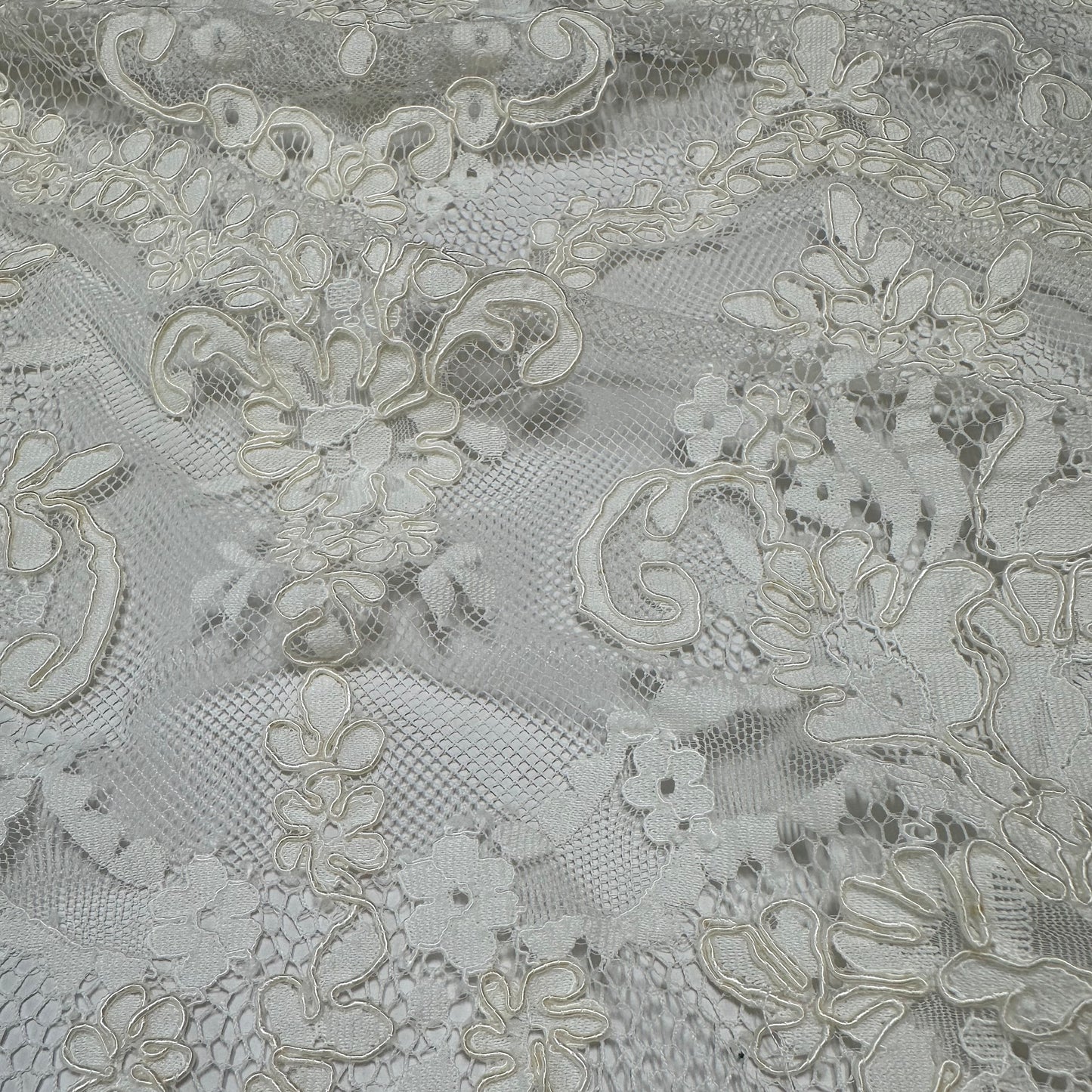 LIMITED EDITION CORDED BRIDAL LACE FAT QUARTER