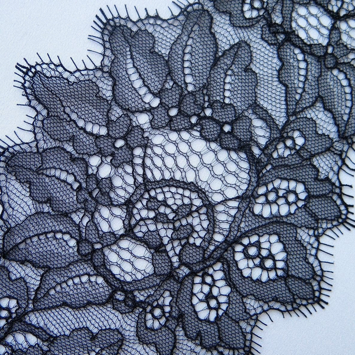 BLACK FINE FLORAL ACE TRIM