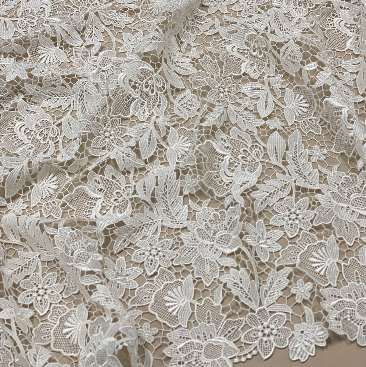 IVORY FLORAL GUIPURE LACE