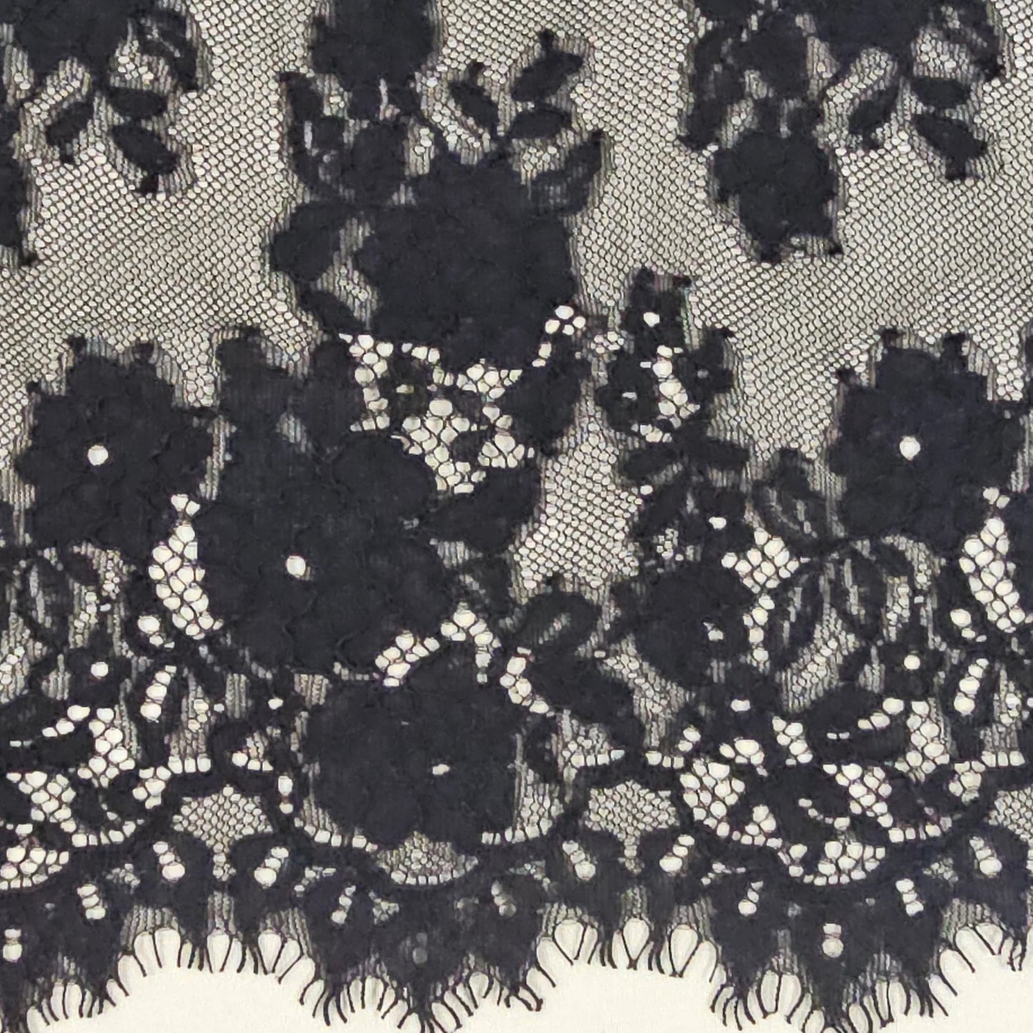 BLACK FINE LACE TRIM
