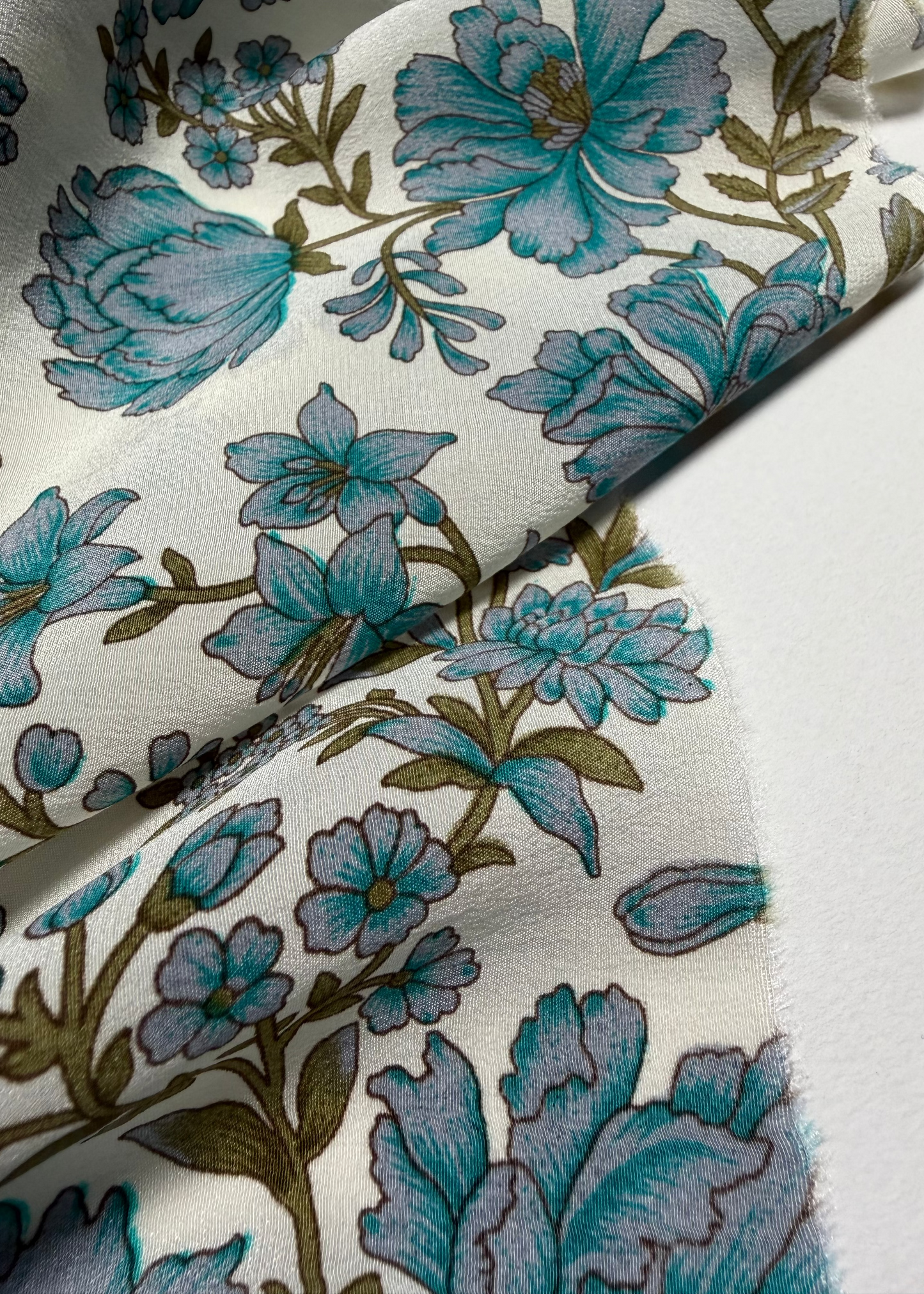 TEAL DAISY CREPE DE CHINE