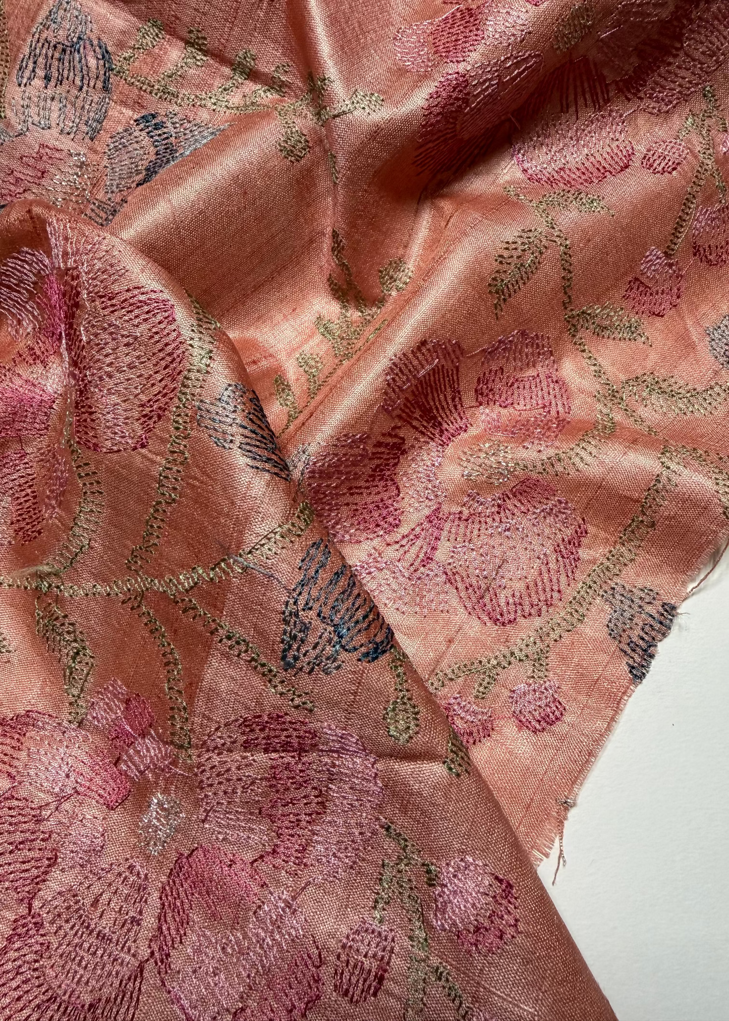 EMBROIDERED BOTANICAL TUSSAR SILK IN MUSK