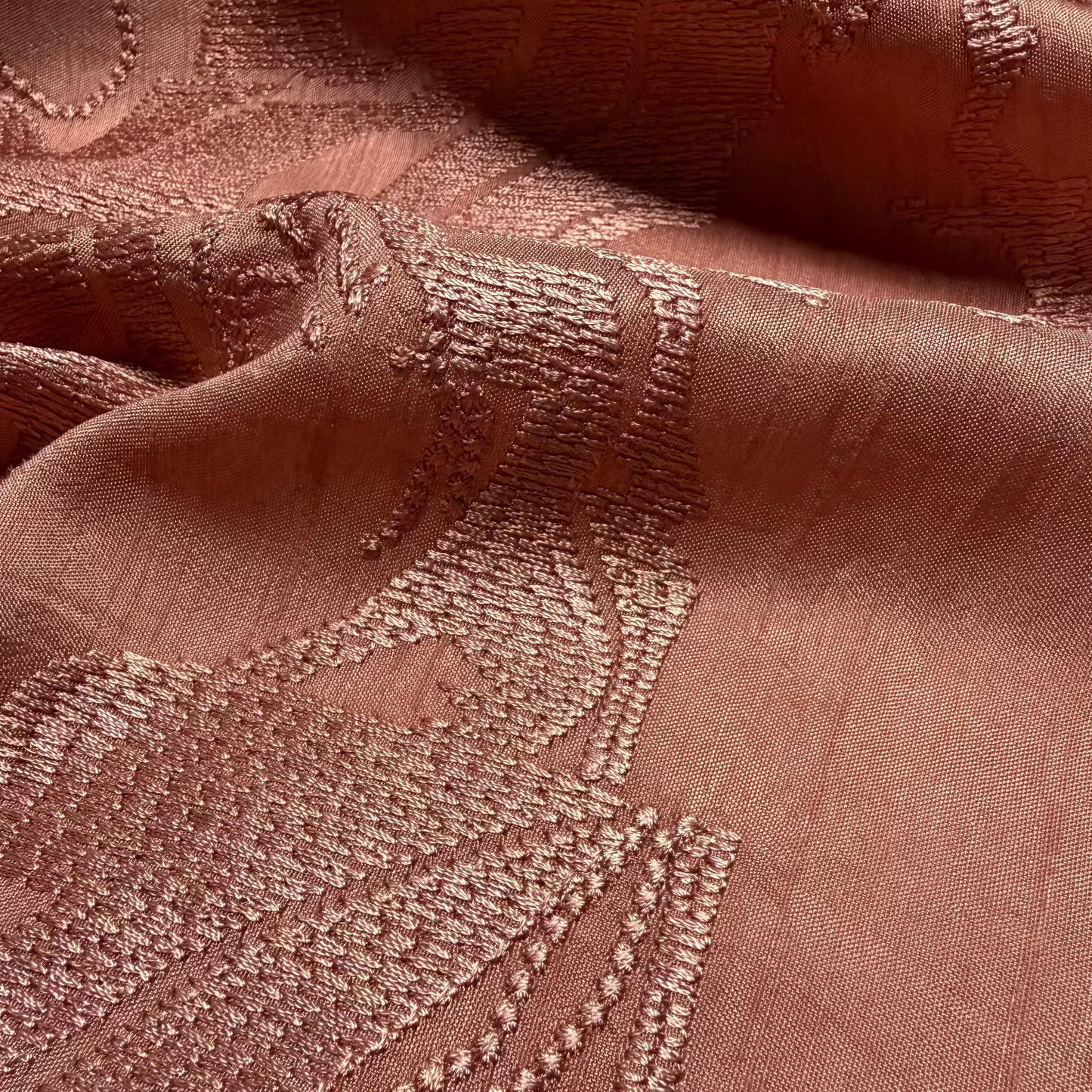 EMBROIDRED VISCOSE IN MUSK