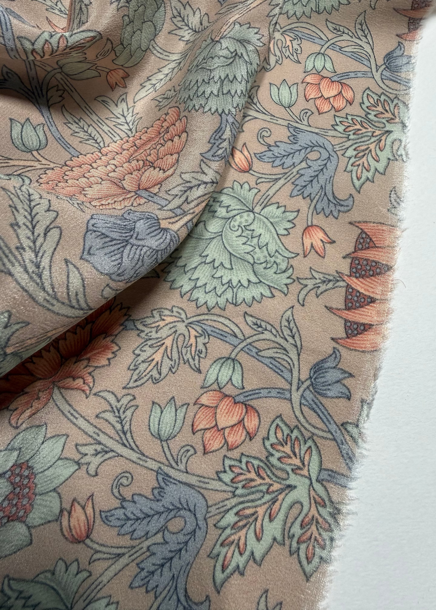 NUDE FLORAL CREPE DE CHINE