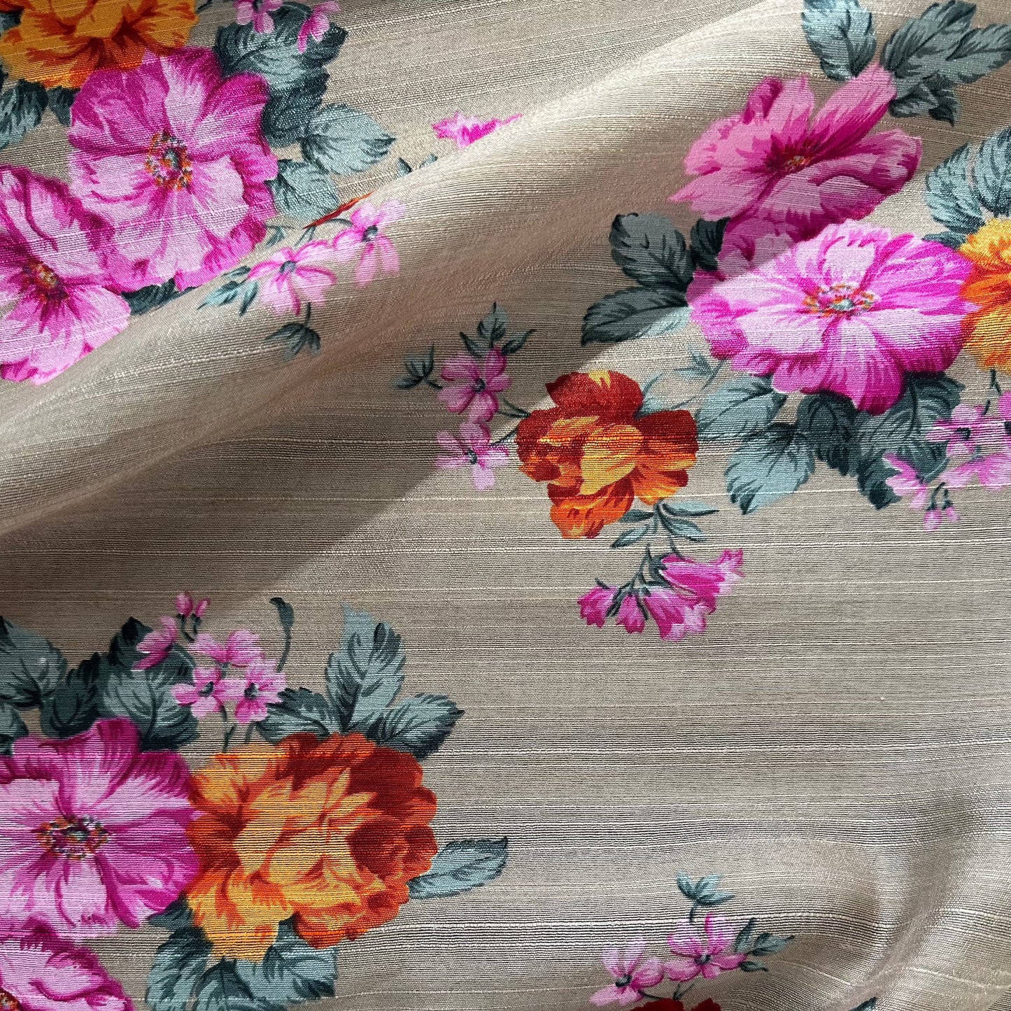 VINTAGE STYLE FLORAL TUSSAR