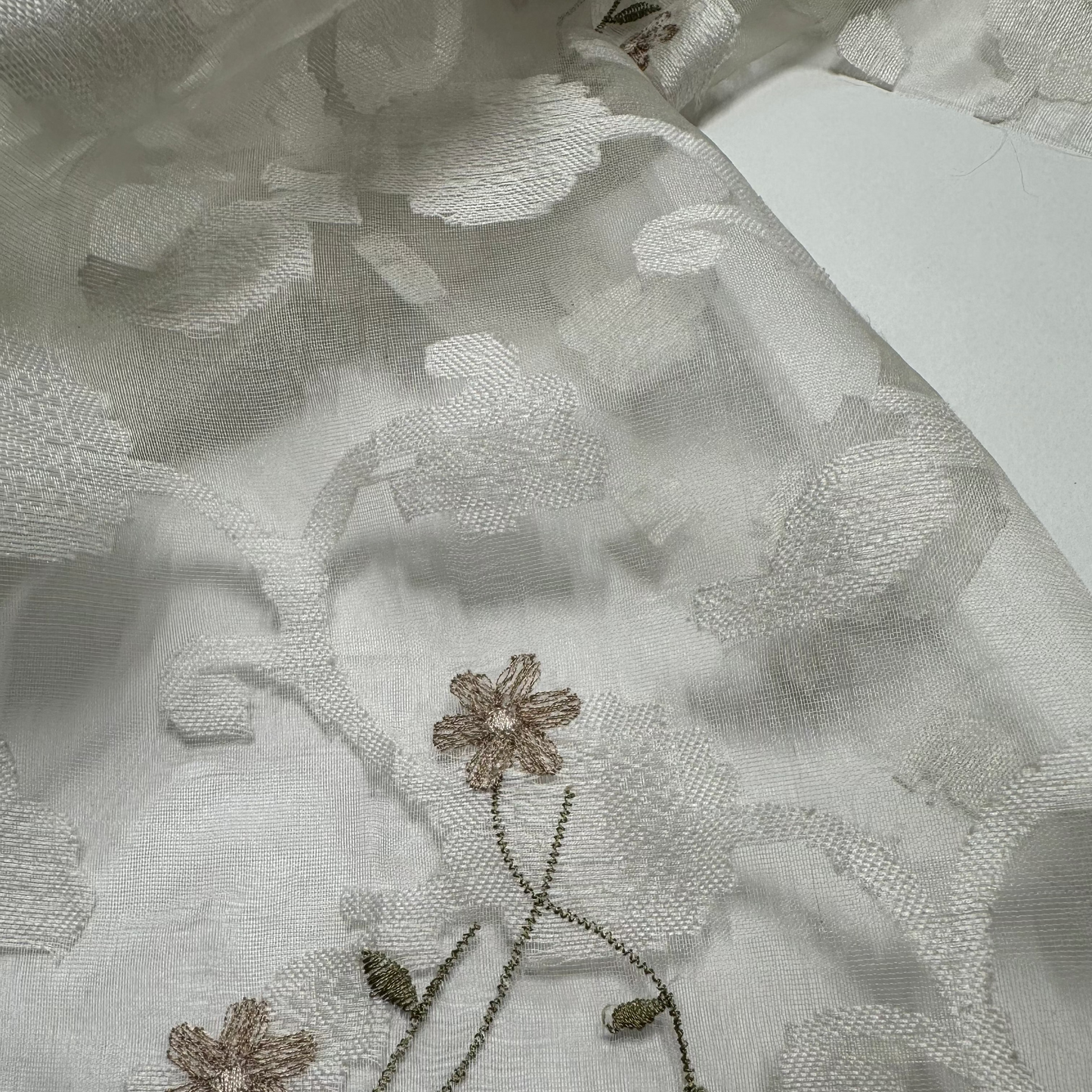 EMBROIDRED IVORY JACQUARD SILK ORGANZA