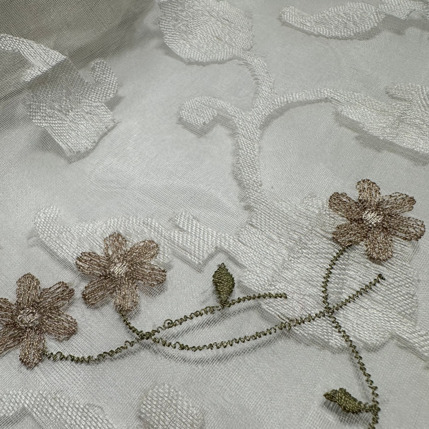 EMBROIDRED IVORY JACQUARD SILK ORGANZA