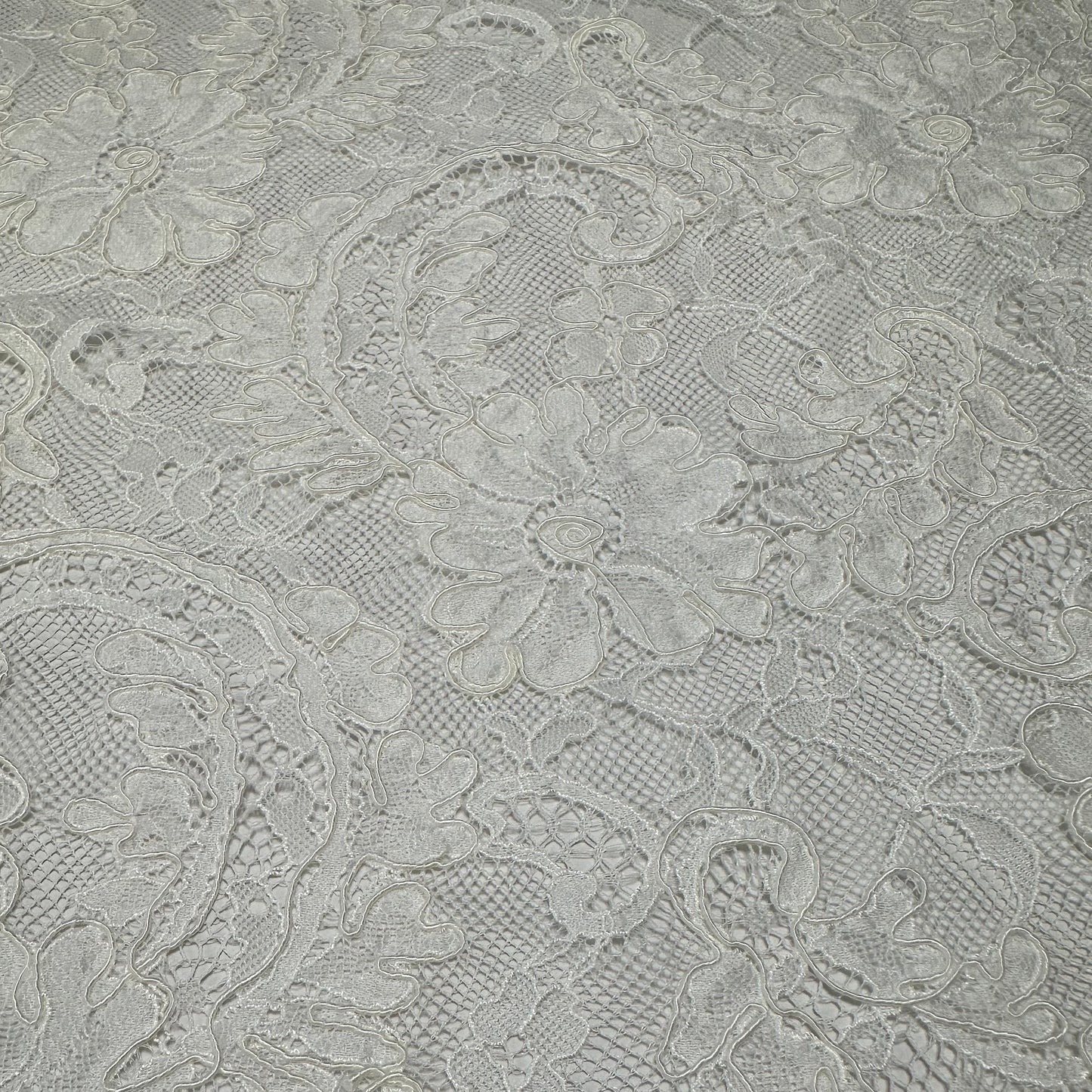 LIMITED EDITION CORDED BRIDAL LACE FAT QUARTER