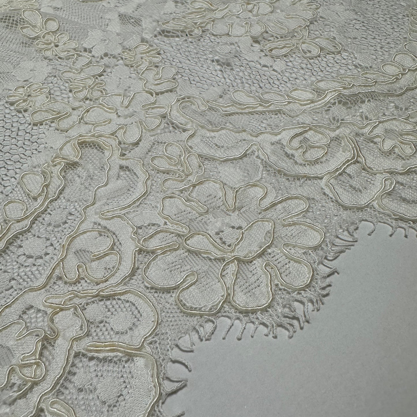 LIMITED EDITION CORDED BRIDAL LACE FAT QUARTER