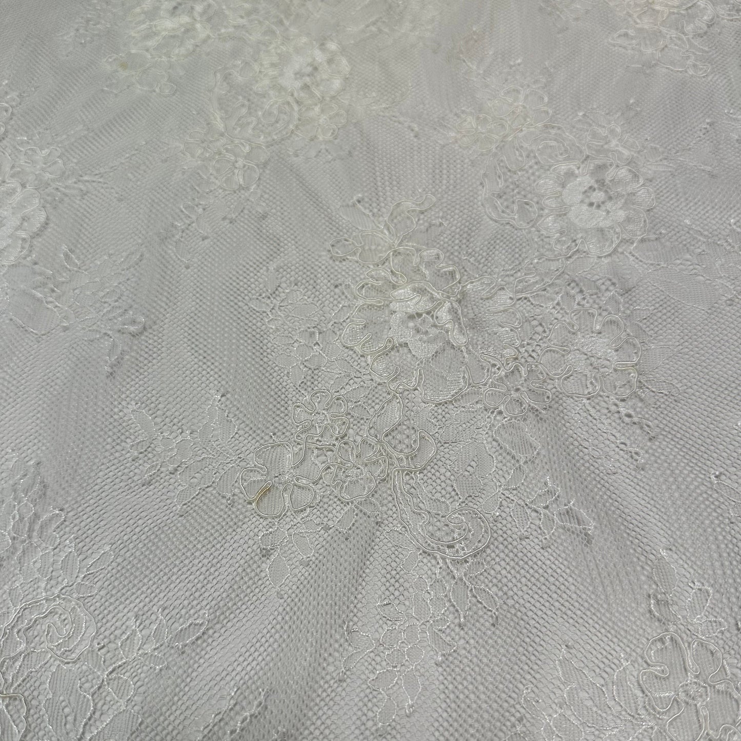 LIMITED EDITION FINE CORDED BRIDAL LACE FAT QUARTER