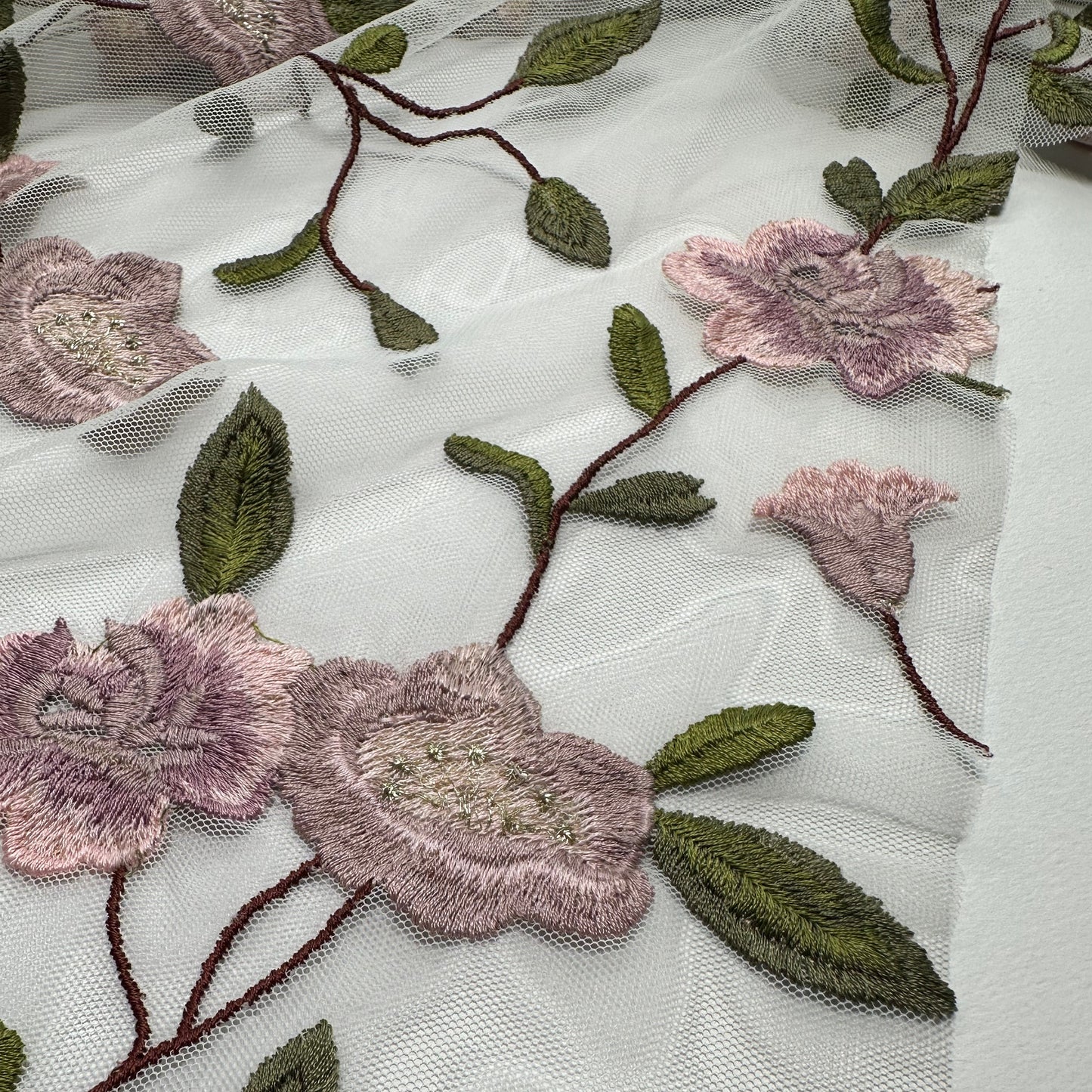 EMBROIDERED 3D TULLE REMNANT
